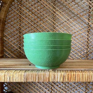 Vintage Set of 4 Avocado Green Mod MCM Plastic Bowls Decor