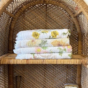 Vintage Assorted Floral on White Towels YOUR PICK Full Bath Towels