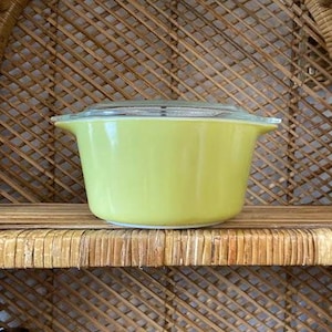 Cacerola Pyrex vintage amarilla con tapa o sin tapa 473 Cacerola Pyrex de mediados de siglo de 1 cuarto de galón
