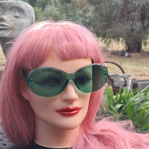 Green sunglasses, festival sunglasses, Rave festival, bling glasses, colourful sunglasses, summer fashion.