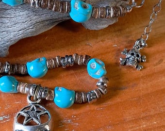 Skull beachy wooden boho turquoise necklace, scull beaded necklace.