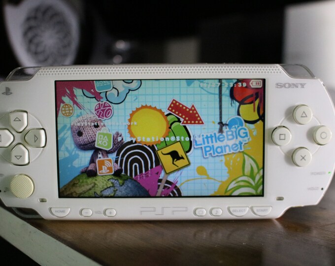 Modded Sony PSP 1000. 6.61 CFW Mod. 64gb. Charger and Battery Themes