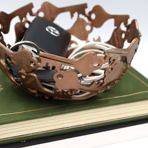 Handcrafted Key Bowl: Copper-coloured Eco-Friendly Entryway Organizer, Fair Trade Home Decor