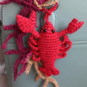 Lobster bag Charm Lobster keychain Raffia Lobster Bag Charm | Ocean Keychain | Handwoven crochet Sea Creature Accessory | Nautical Gift |