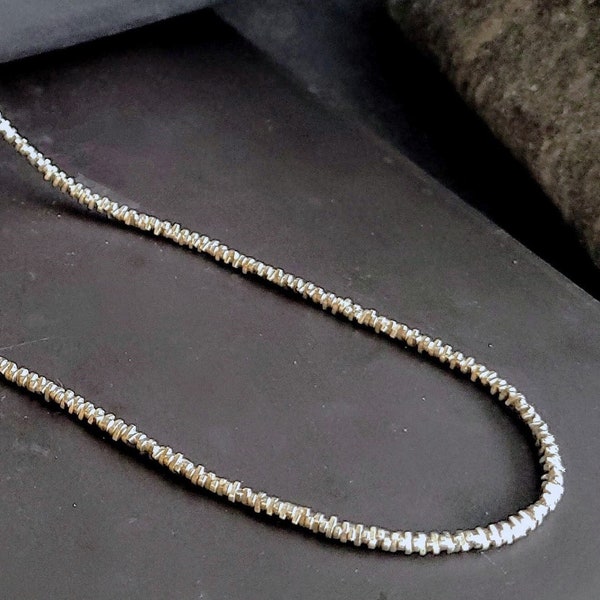 Collier Minimaliste en Perles Ovoïdes d'Argent Massif - Cadeau Pour Homme - Cadeau EVJF  - Bijoux Originaux et Artisanaux Par Minerals Paris