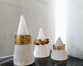 Selenite Bracelet Display Tower – Energetic Purifier & Boho Jewelry Stand
