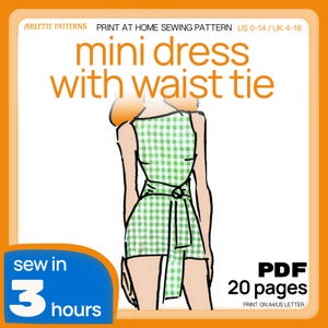 Op de afbeelding: Digitaal naaipatroon voor een mini-jurk met een tailleband, maten US 0-14 en UK 4-18. De afbeelding toont een groen-wit geruite jurk. De tekst geeft aan dat de jurk in 3 uur kan worden genaaid en een PDF van 20 pagina's is.