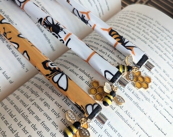 Bee themed Epoxy Gel Pens with charms - personalized pens with bumble bee and honeycomb charms