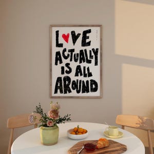 Eigentlich ist Liebe überall (A2) Kunstdruck Poster, handgezeichneter Druck, trendiger Retro Mid Century Modern Schlafzimmerdruck, digitaler Download
