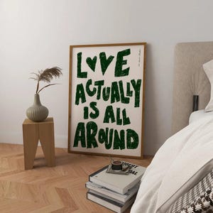 Eigentlich ist Liebe überall (A2) Kunstdruck Poster, handgezeichneter Druck, trendiger Retro Mid Century Modern Schlafzimmerdruck, digitaler Download
