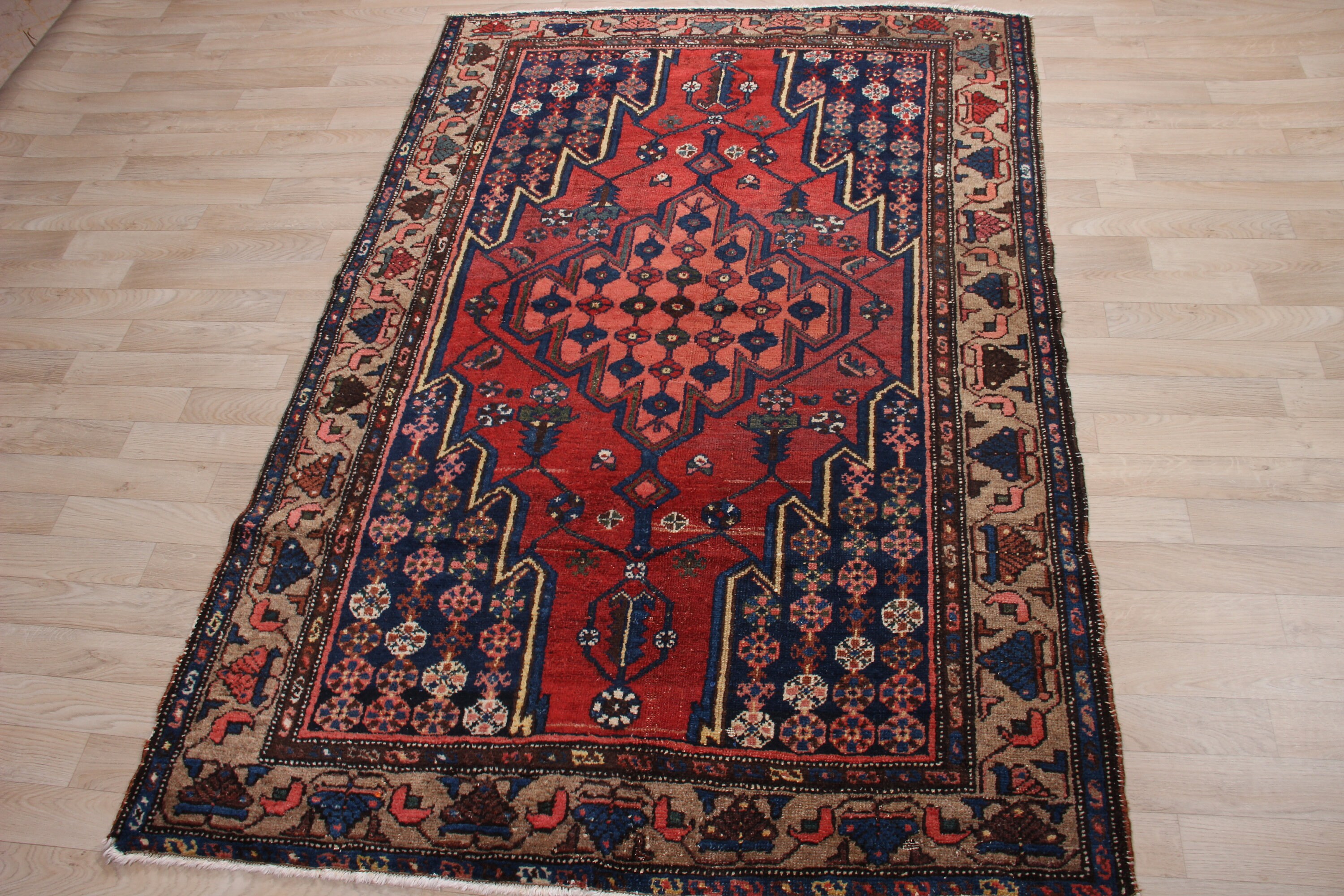 114×192 \"Forest walk”ViNTAGE TURKiSH RUG Turkish Vintage Rug - 4'7 x 5'9 ft - 140 x 180 cm