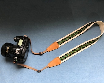 Camera Strap for Women - Green Camera Strap Personalised - Handmade Camera Strap Flowers - Soft Cotton Canvas Camera Strap - Crossbody Strap