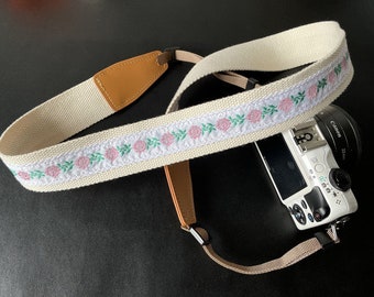Bracelet d’appareil photo personnalisé pour femme- Bracelet d’appareil photo en cuir- Bracelet de caméra Wildflower- Bracelet de caméra floral- Cadeau du 1er anniversaire pour femme