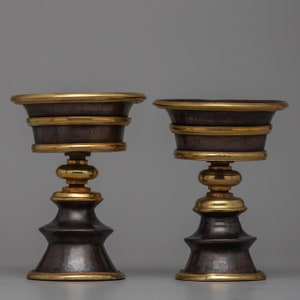 Conjunto de lâmpadas de manteiga budista banhado a ouro | Altar tibetano de oferenda de luz | Decoração de casa | Artesanato tradicional nepalês | Acessórios Pooja |