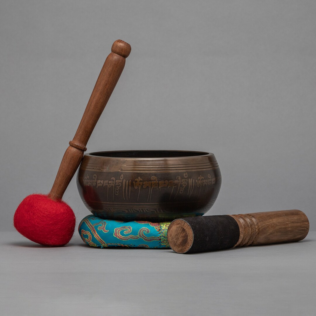 Traditional Singing Bowl in Nepal for Healing Sound Therapy | Chakra ...