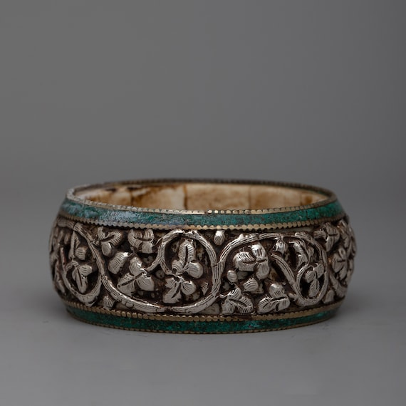 Tibetan Bangle With Delicate Flower Design | Handmade Silver
