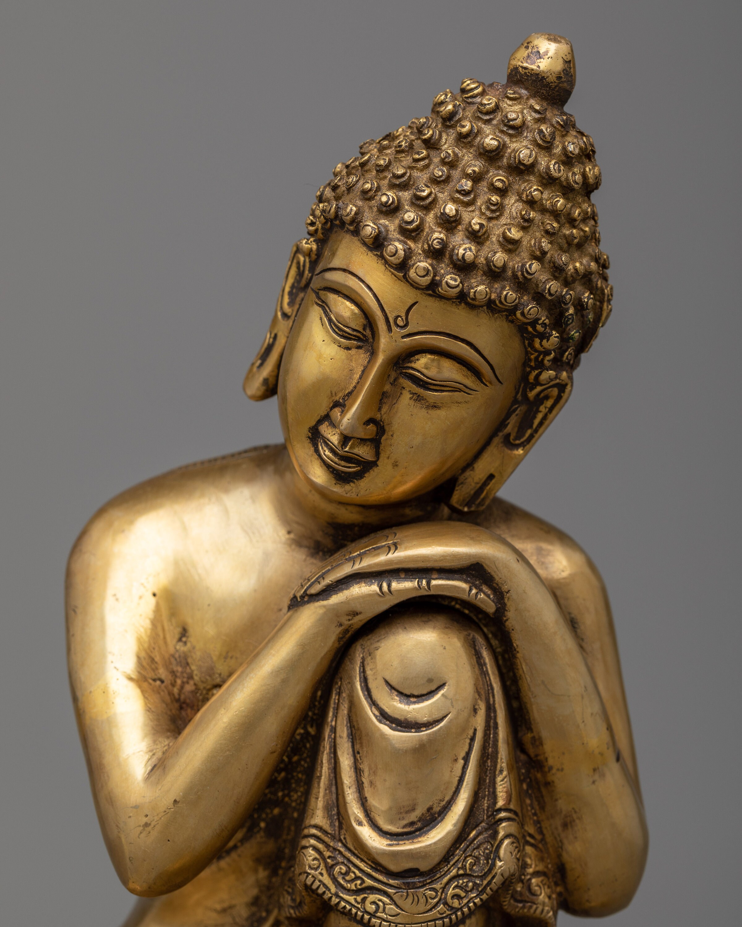 絶対一番安い | Knee on Head With Buddha Figure Relaxing | Meditating Zen 絵画