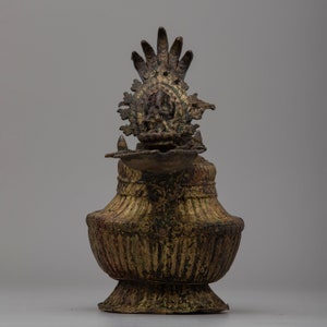 Lâmpada de manteiga budista esculpida por Lord Ganesh - Sukunda Newari antigo feito à mão | Item de oferenda de luz | Linda lembrança ritual | Art Déco