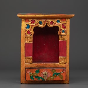 Scatola per altare in legno fatta a mano / Scatola sacra con intricati dipinti floreali / Scatola per meditazione spirituale himalayana per rituali, preghiere e decorazioni per la casa