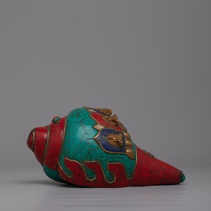 Tibetan Conch Shell with Five Tathāgata Buddhas | Deity Carved Sankha |  Himalayan Treasure | Buddhist Conch | Nepal Gifts | Shell Trumpet |