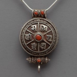 Silver Locket Pendant with Engraved Wisdom |  Elegant Silver Locket Pendant with Spiritual Mantra | Polished Silver Locket for Memories |