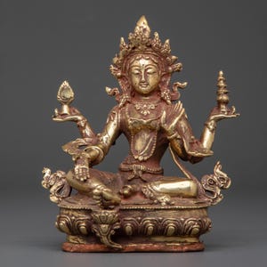 Handcrafted Brass Laxmi Devi Statue | Hindu Goddess of Wealth and Fortune | Lakshmi Idol for Puja Room Altar Decor and Spiritual Home Gift