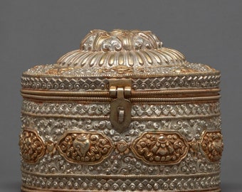 Beautiful Ornate Jewelry Treasure Box | Handmade Nepalese Craft | Vintage Collectable Item | Traditional Artifact For Decoration | Gift Idea