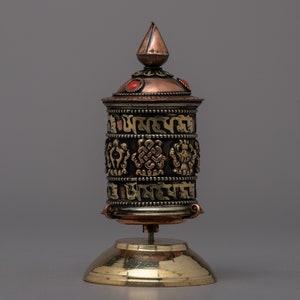 Handgemaakte Tibetaans boeddhistische kunst | Cadeau voor boeddhisten | Kunst en verzamelobjecten | Boeddhistische mantra met de hand geschreven draaiende gebedsmolen | Gemaakt in Nepal