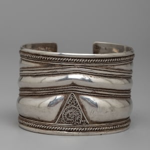 Intricately Designed Charm Bracelet Silver | Enchanting Metal Bracelet of Beauty & Sublime Buddhist Craftsmanship | Tibetan Nepal Gift Ideas