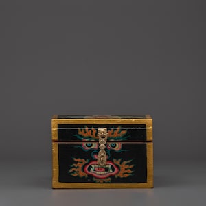 Stylish Storage Box - Handcrafted Wooden Box with Acrylic Color - Decorative Keepsake Box for Jewelry, Trinkets or Organization - 9cm x 14cm