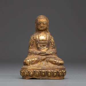 Goddess Avalokiteshvara Guanyin Statue | The Divine Bodhisattva of Compassion, and Inner Peace for Spiritual Enlightenment and Blessings