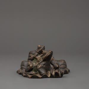 Messing Frosch Figur | 7 cm Große Tierstatue für Haus- & Gartendekoration | Handgefertigte Skulptur Frosch | Glück Feng Shui Dekor | Metall Kunst Geschenk