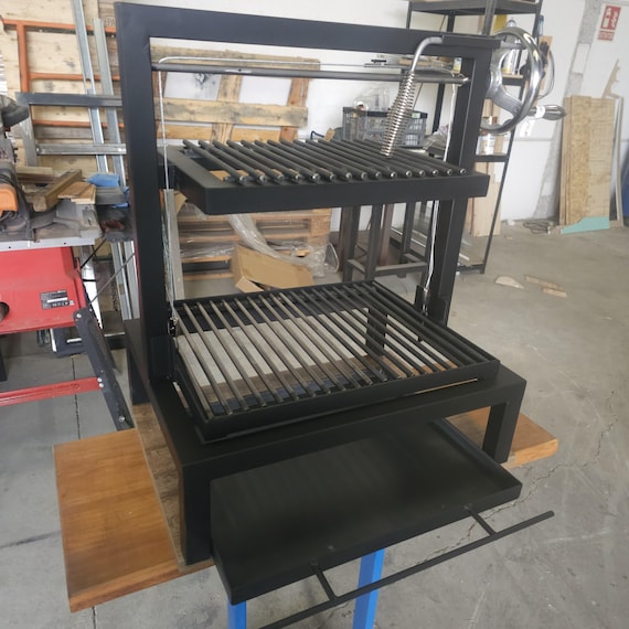 Parrilla Argentina MasterGrill 400  Pro | Bandeja Recoge-Cenizas y Zona de Atemperado #TallerDelBBQ | Sistema Elevable | Leña o Carbón