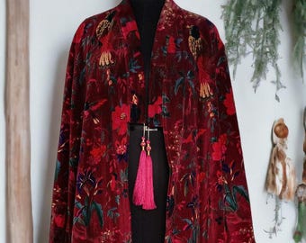 OFMD Bird Print Velvet Kimono Robe: Maroon Cotton Banyan with Tassels