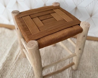 tabouret bois naturel, chair, bohème, décoration intérieur, artisanat, tressé en corde couleur grège ,chambre ,chambre d'enfant, fauteuil.