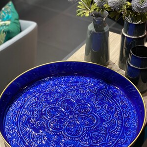 Berber serving tray in Majorelle blue enameled metal image 4