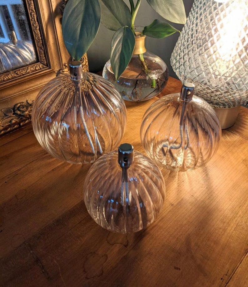 Lampe a huile verre moderne, transparent, striée, décoration salon, ambiance cosy zdjęcie 7