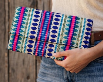 Pochette boho intrecciata a mano con tracolla di perline – Borsa a tracolla etnica colorata