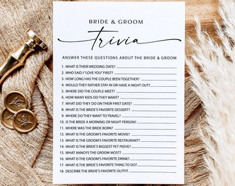 Może przedstawiać: Drukowana gra na wieczór panieński zatytułowana "Bride & Groom Trivia". Gra zawiera 18 pytań o pannę młodą i pana młodego, takich jak data ślubu, miejsce, w którym się poznali, i ich ulubione rzeczy.