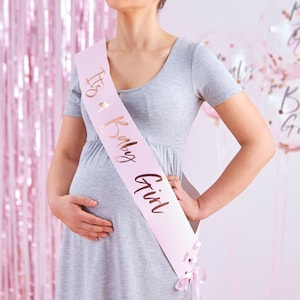 Sash "Its a baby girl" for the mom-to-be at the baby shower, pink with rose gold writing, 75 cm x 10 cm (doubled), 1 piece