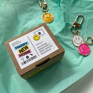 Geschenk zum Umzug | Miniatur Umzugskarton für das neue Zuhause, personalisiert