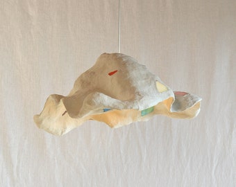 Lampenschirm aus Papiermaché mit Glasscherben, Pendelleuchte, Hängelampe, beige/sand, Wabi Sabi