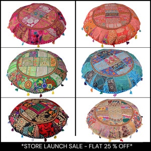 Puede incluir: Seis cojines redondos para el suelo con diseños de patchwork en varios colores, incluyendo rosa, naranja, verde, azul, negro y beige. Cada cojín tiene un borde decorativo y borlas. El texto en la parte inferior dice "STORE LAUNCH SALE - FLAT 25% OFF".