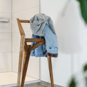 Elegant Butler Carlos – Valet Stand, Modern Clothes Rack, Clothes Storage, Valet Stand, Clothes Holder for Men