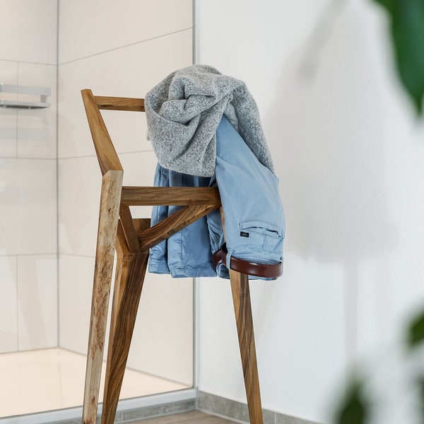 Elegant Butler Carlos – Valet Stand, Modern Clothes Rack, Clothes Storage, Valet Stand, Clothes Holder for Men