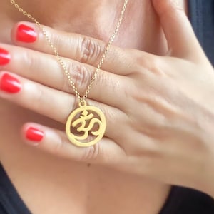 Gold Om Necklace, Aum Necklace, Om Sanskrit Symbol Pendant, Spiritual Charm Necklace, Circle in Om Jewelry, Gift for Yoga Lovers