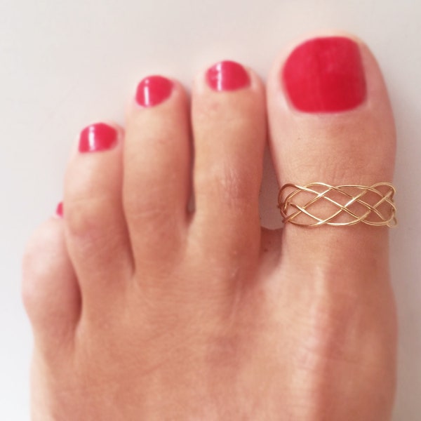 Gold Big Toe Ring, Filigree Toe Ring, Gold Filled Adjustable Toe Ring, Knuckle Ring, Foot Jewelry, Summer Jewelry, Body Jewelry, Foot Ring