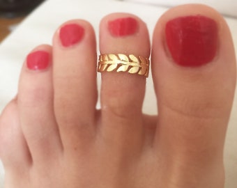 Gold Leaf Laurel Flower Toe Ring, Gold Filled Adjustable Toe Ring, Knuckle Ring, Foot Jewelry, Summer Jewelry, Body Jewelry, Foot Ring