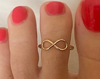 Anillo de dedo infinito de oro, anillo ajustable, anillo infinito mínimo, joyería de pie, joyería de verano, anillo de pie, lindo anillo infinito
