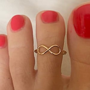 Anillo infinito dorado para el dedo del pie, anillo ajustable para el dedo del pie, anillo infinito minimalista, joyería para el pie, joyería de verano, anillo para el pie, anillo infinito bonito para el dedo del pie
